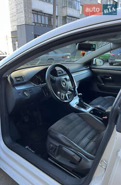 Купе Volkswagen CC / Passat CC 2010 в Львове