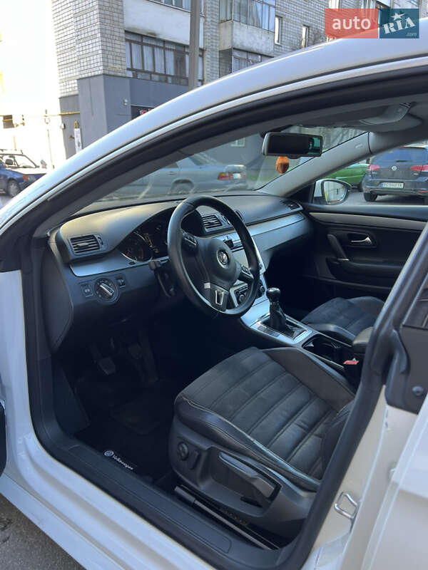 Купе Volkswagen CC / Passat CC 2010 в Львові
