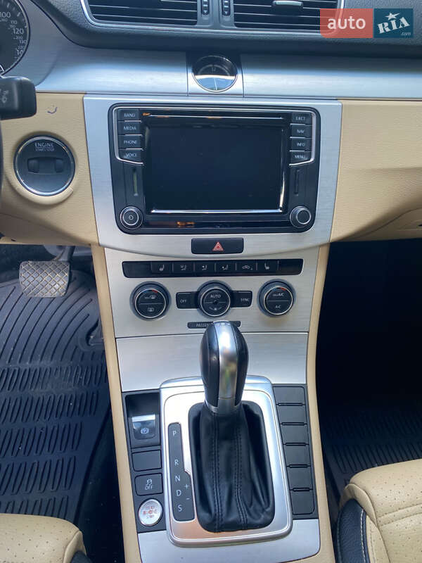 Купе Volkswagen CC / Passat CC 2016 в Киеве