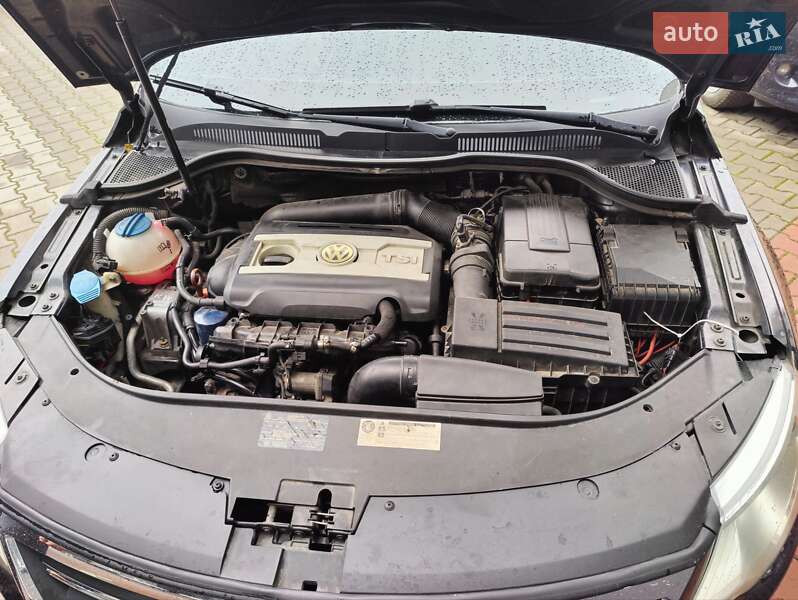 Купе Volkswagen CC / Passat CC 2009 в Чернівцях
