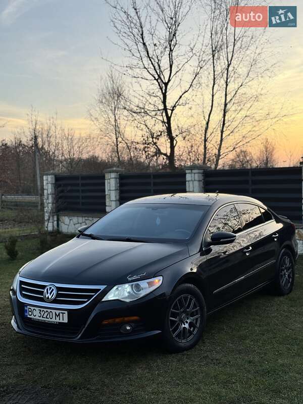 Купе Volkswagen CC / Passat CC 2010 в Львові
