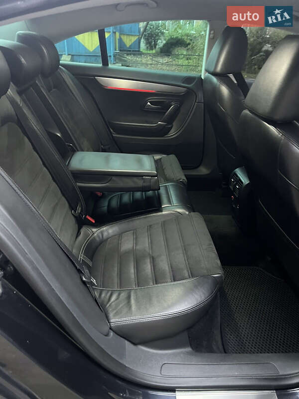 Купе Volkswagen CC / Passat CC 2011 в Києві