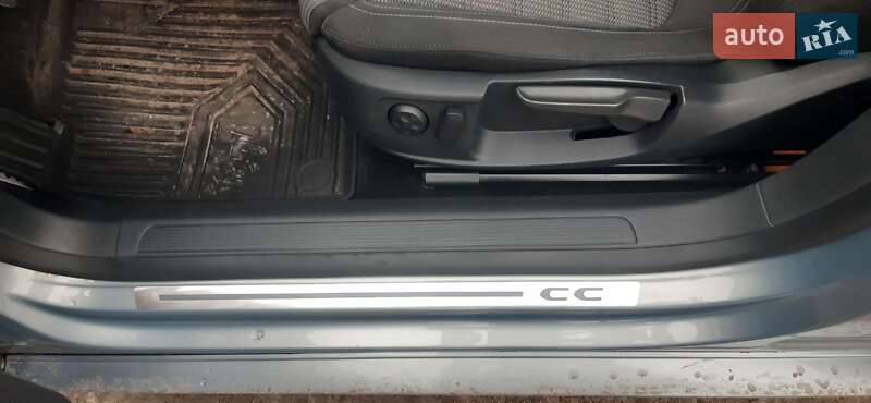 Купе Volkswagen CC / Passat CC 2010 в Чернігові