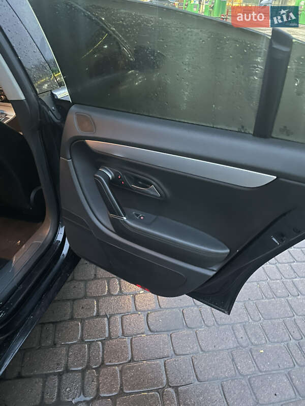 Купе Volkswagen CC / Passat CC 2009 в Києві
