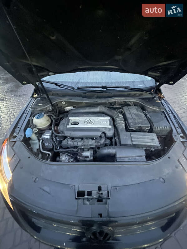 Купе Volkswagen CC / Passat CC 2009 в Києві