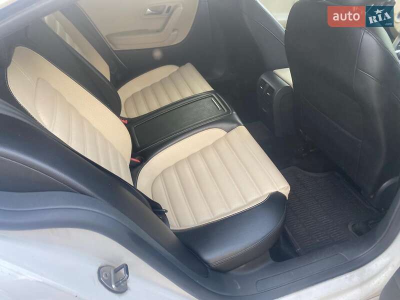 Купе Volkswagen CC / Passat CC 2011 в Обухове