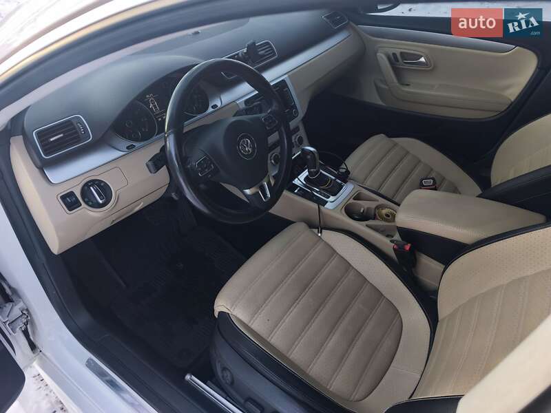 Купе Volkswagen CC / Passat CC 2013 в Львові