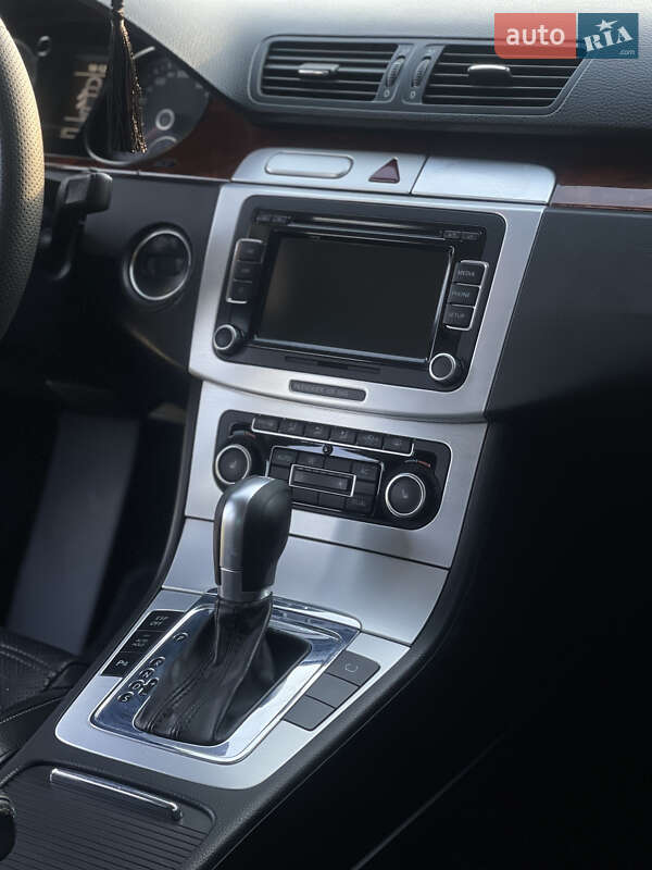 Купе Volkswagen CC / Passat CC 2010 в Івано-Франківську