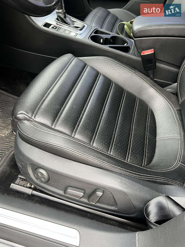 Купе Volkswagen CC / Passat CC 2016 в Киеве