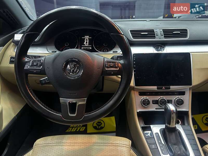 Купе Volkswagen CC / Passat CC 2013 в Черновцах