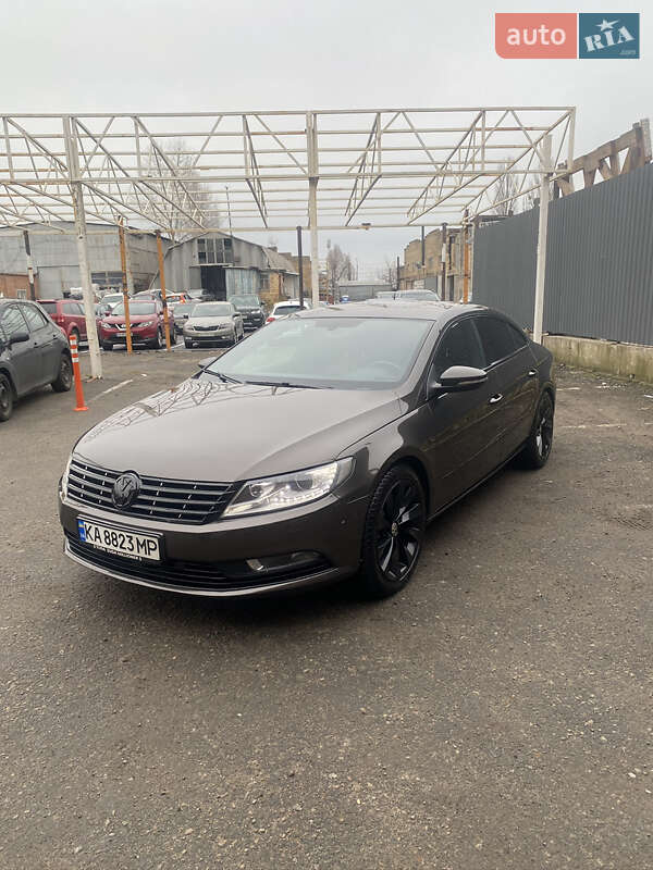 Купе Volkswagen CC / Passat CC 2012 в Киеве