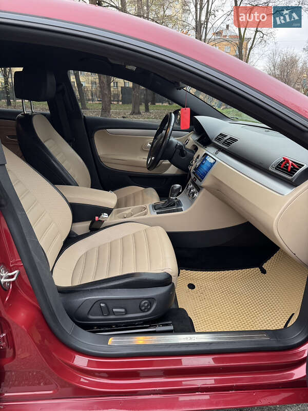 Купе Volkswagen CC / Passat CC 2013 в Києві