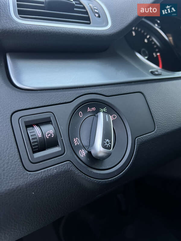 Купе Volkswagen CC / Passat CC 2012 в Житомирі