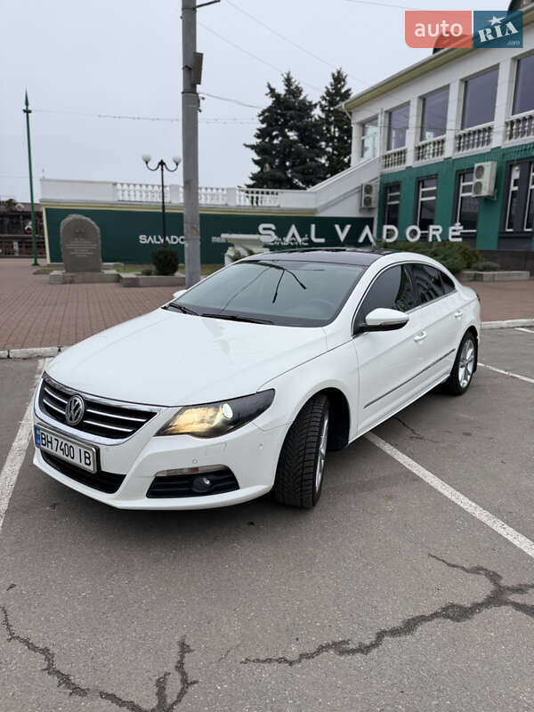Купе Volkswagen CC / Passat CC 2010 в Киеве