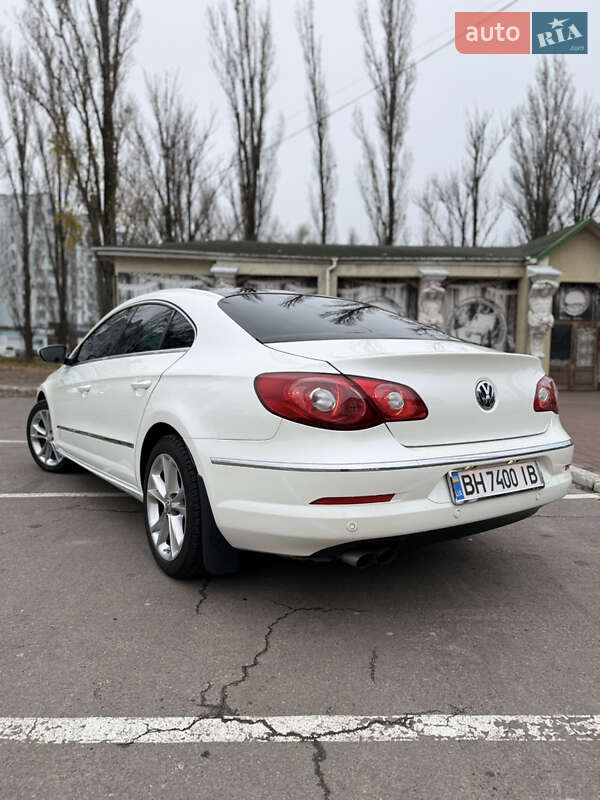 Купе Volkswagen CC / Passat CC 2010 в Киеве