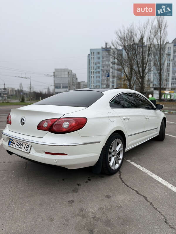 Купе Volkswagen CC / Passat CC 2010 в Киеве