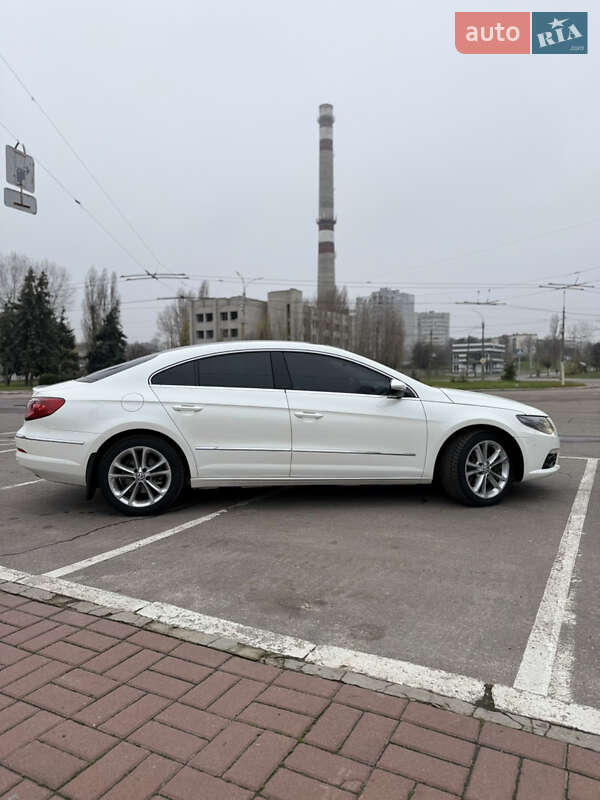 Купе Volkswagen CC / Passat CC 2010 в Киеве