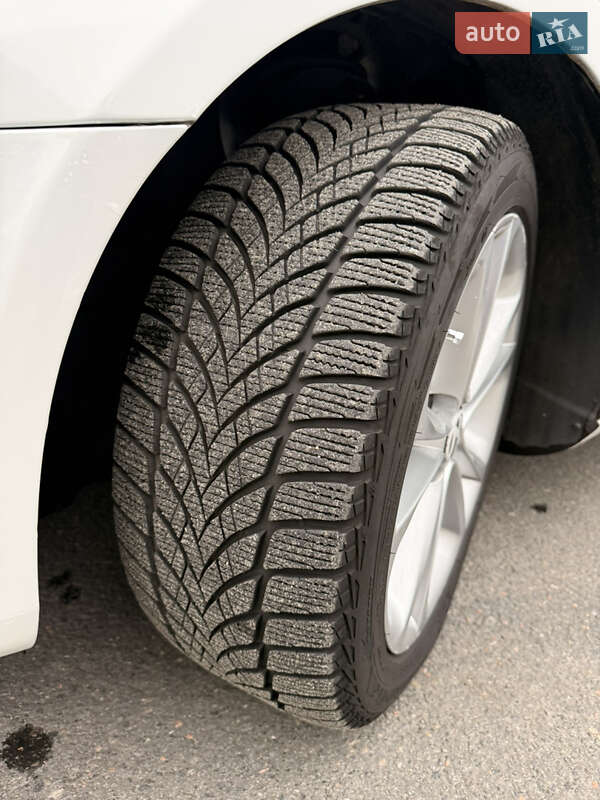 Купе Volkswagen CC / Passat CC 2010 в Киеве