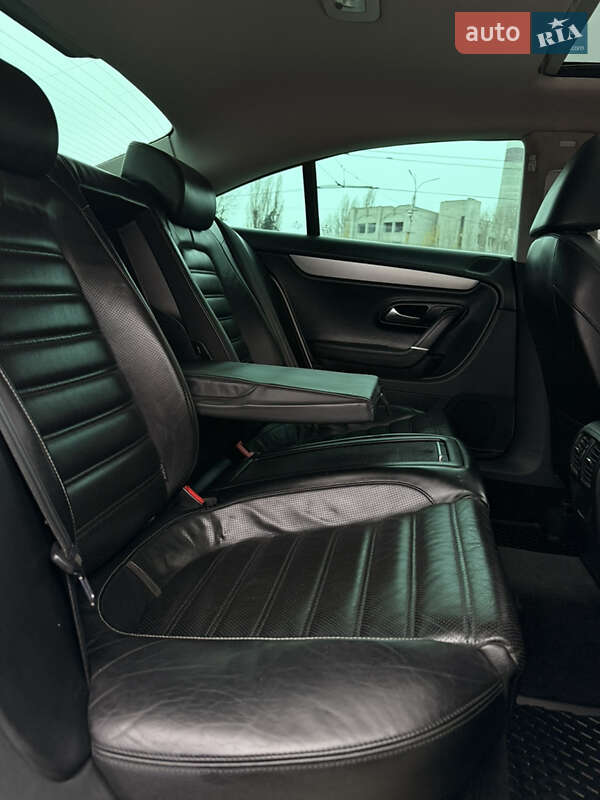 Купе Volkswagen CC / Passat CC 2010 в Киеве