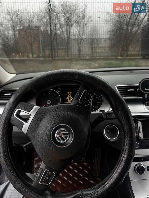 Купе Volkswagen CC / Passat CC 2012 в Києві