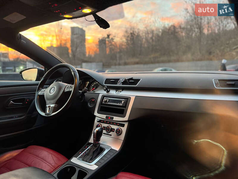 Купе Volkswagen CC / Passat CC 2015 в Києві