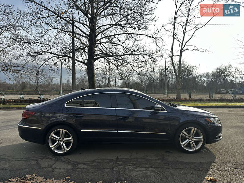 Купе Volkswagen CC / Passat CC 2012 в Николаеве