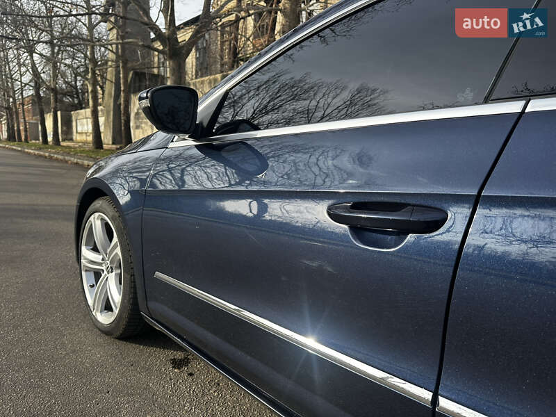 Купе Volkswagen CC / Passat CC 2012 в Николаеве