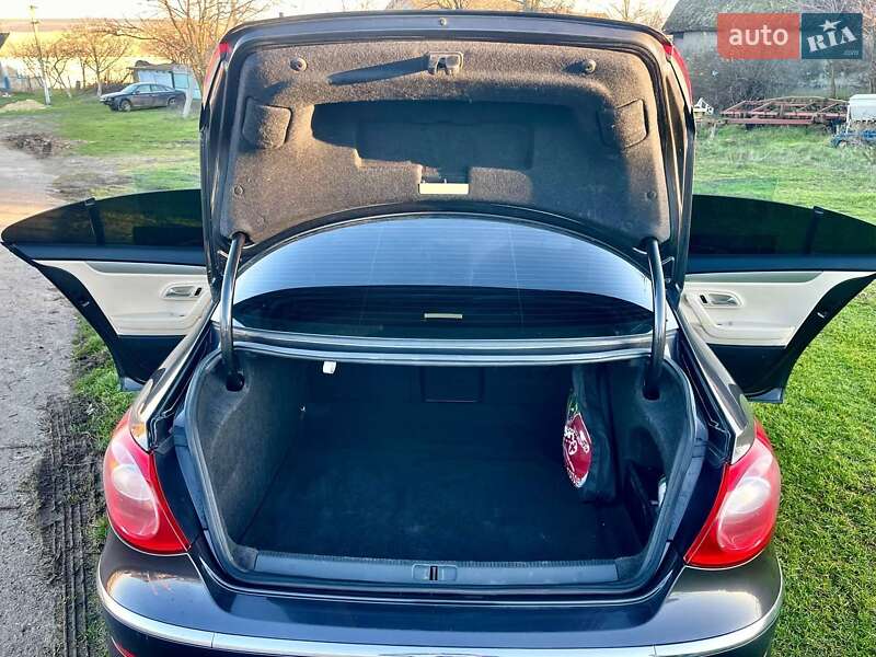 Купе Volkswagen CC / Passat CC 2009 в Болграде