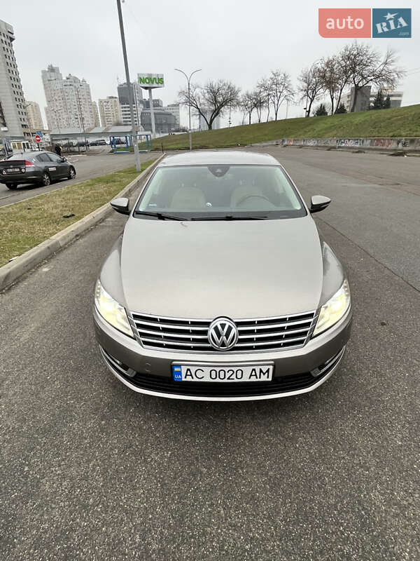 Купе Volkswagen CC / Passat CC 2012 в Києві
