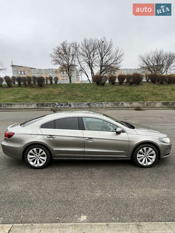 Купе Volkswagen CC / Passat CC 2012 в Києві