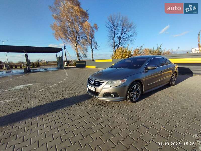 Купе Volkswagen CC / Passat CC 2010 в Липовце