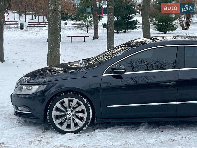 Купе Volkswagen CC / Passat CC 2012 в Києві