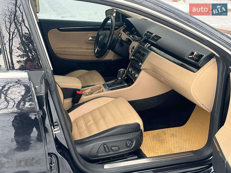 Купе Volkswagen CC / Passat CC 2012 в Києві
