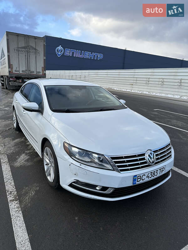 Купе Volkswagen CC / Passat CC 2015 в Львове