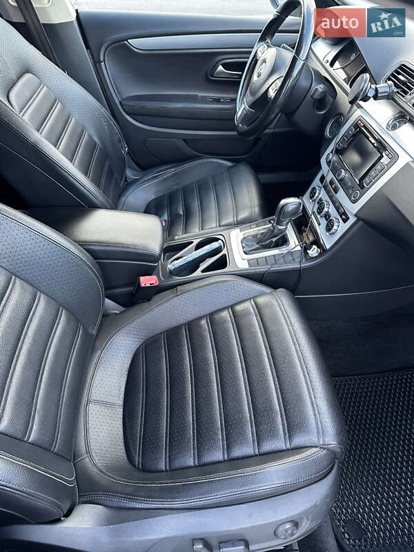 Купе Volkswagen CC / Passat CC 2015 в Львове