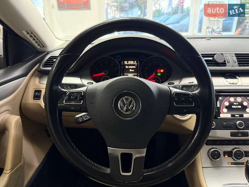 Купе Volkswagen CC / Passat CC 2015 в Киеве