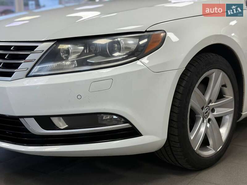 Купе Volkswagen CC / Passat CC 2015 в Киеве