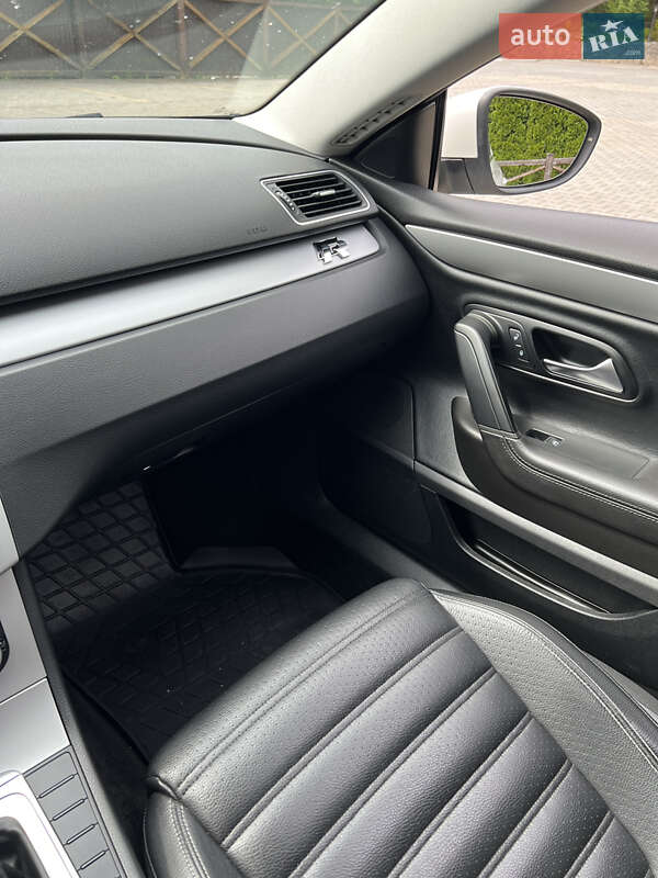 Купе Volkswagen CC / Passat CC 2011 в Сколе