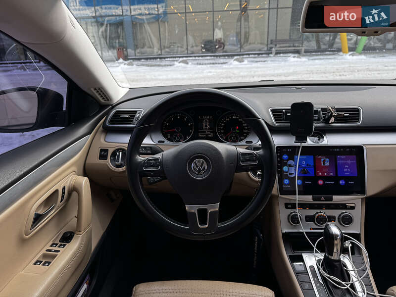 Купе Volkswagen CC / Passat CC 2012 в Киеве