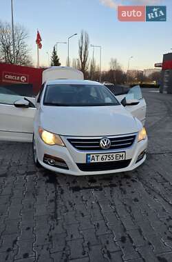 Купе Volkswagen CC / Passat CC 2011 в Надворной