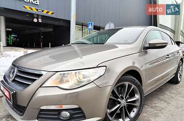 Купе Volkswagen CC / Passat CC 2011 в Києві