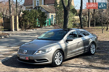 Купе Volkswagen CC / Passat CC 2012 в Києві
