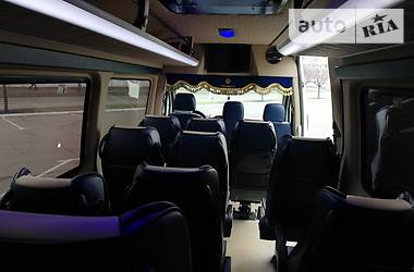 Микроавтобус Volkswagen Crafter 2012 в Кривом Роге