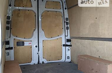 Вантажний фургон Volkswagen Crafter 2015 в Рівному