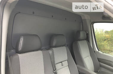 Грузовой фургон Volkswagen Crafter 2015 в 