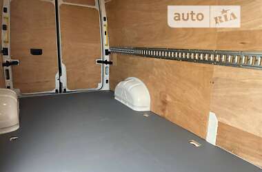 Грузовой фургон Volkswagen Crafter 2019 в 