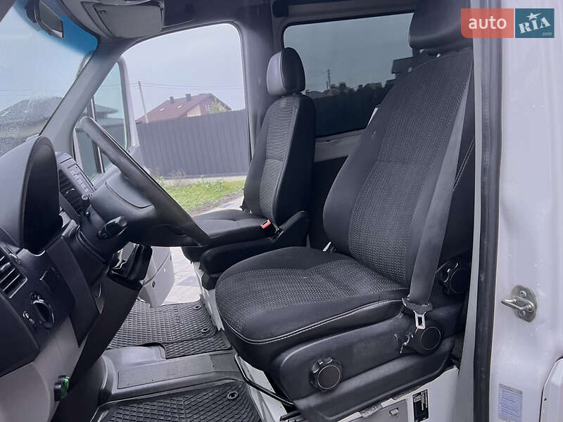 Мікроавтобус Volkswagen Crafter 2015 в Буштино