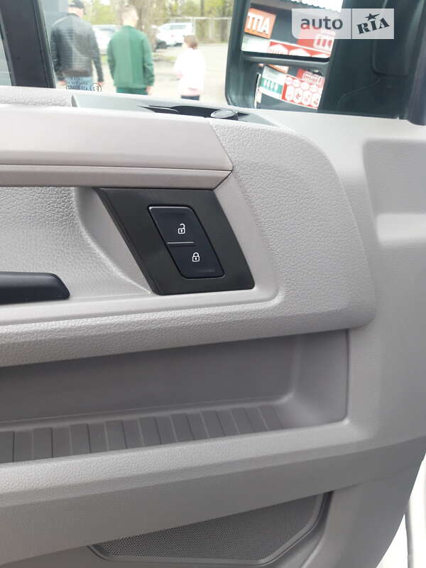 Грузопассажирский фургон Volkswagen Crafter 2018 в Киеве