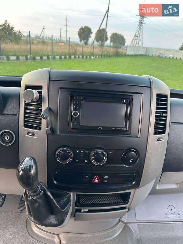 Вантажопасажирський фургон Volkswagen Crafter 2009 в Львові