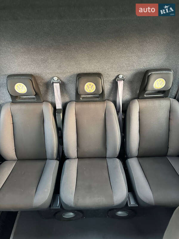 Вантажопасажирський фургон Volkswagen Crafter 2009 в Львові